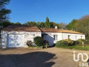 House at Saint-Denis-la-Chevasse (85170)