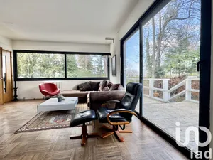 Architectural house at Le Pecq (78230)