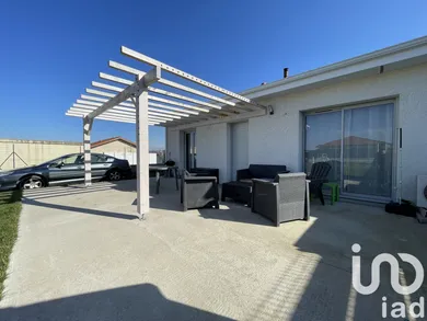 House at Saint-Siméon-de-Bressieux (38870)