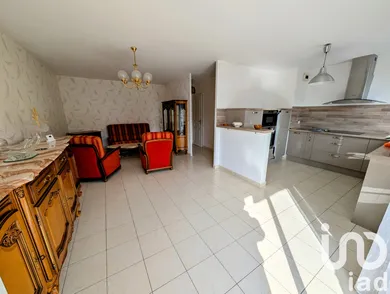 Apartment in Écouen (95440)
