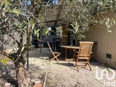 Apartment at L'Isle-sur-la-Sorgue (84800)