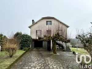 Traditional house at Naves (19460)