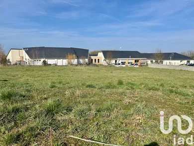 Terrain à bâtir à Vernantes (49390)