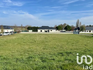 Terrain à bâtir à Vernantes (49390)