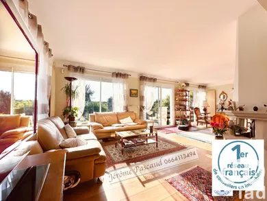 Traditional house at Rueil-Malmaison (92500)