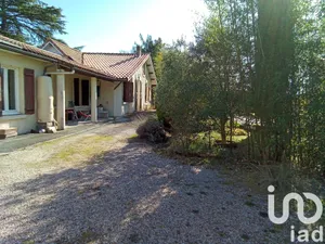 Maison traditionnelle à Les Eglisottes et chalaure (33230)