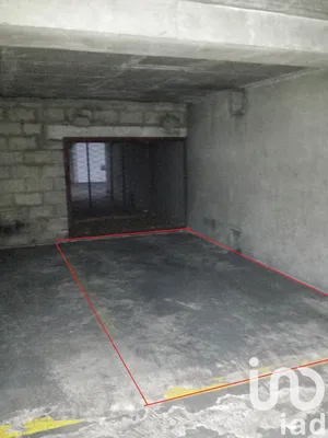 Parking à Paris (75020)