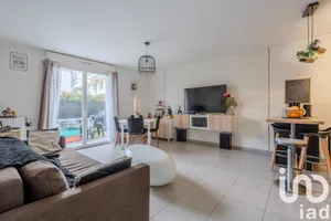 Apartment at Saint-Thibault-des-Vignes (77400)
