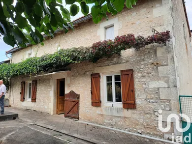 Maison traditionnelle à Fleuré (86340)