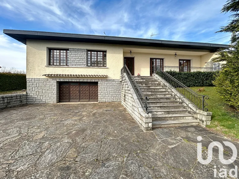 Maison 7 pièces 157 m² · à Massignac · 157 m² · 170 000 €