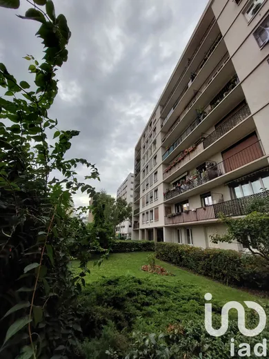 Apartment at Montrouge (92120)