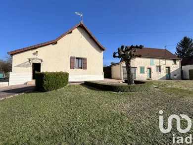 Village house at Luneau (03130)