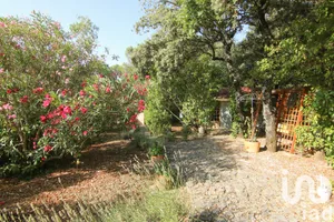 Maison traditionnelle à Méounes-lès-Montrieux (83136)