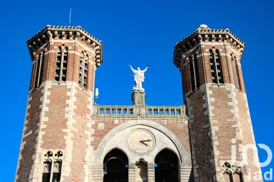 Building at Cazères (31220)