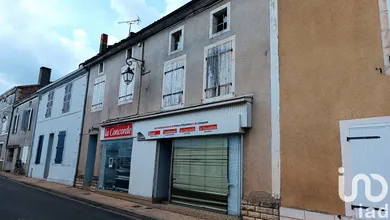Immeuble à Lezay (79120)