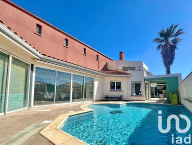 Architectural house at Leucate (11370)