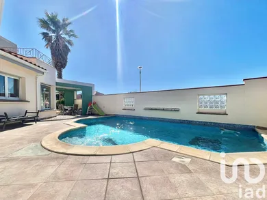 Architectural house at Leucate (11370)