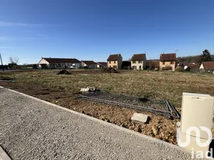 Land at Dommartin-le-Saint-Père (52110)