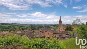 Building at Monclar-de-Quercy (82230)