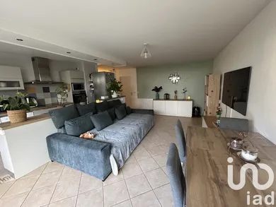 Apartment in Morangis (91420)