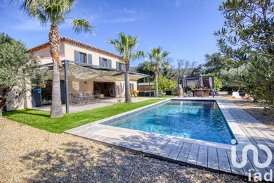 Maison d'architecte à Le Plan-de-la-Tour (83120)