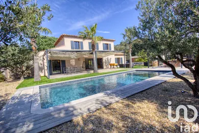 Maison d'architecte à Le Plan-de-la-Tour (83120)