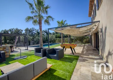 Maison d'architecte à Le Plan-de-la-Tour (83120)