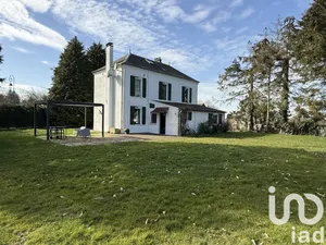 Traditional house at Loueuse (60380)