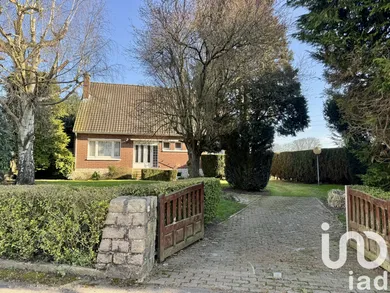 Traditional house at Neuville-sur-Escaut (59293)