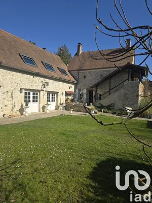Village house at Condé-en-Brie (02330)