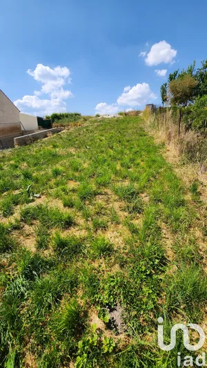 Terrain à bâtir à Thil (51220)