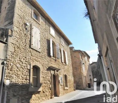 Building at Vers-Pont-du-Gard (30210)