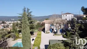 Mas at Le Beausset (83330)