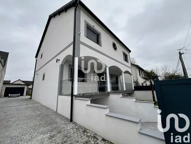 Architectural house in Villeparisis (77270)