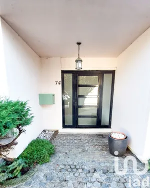 Traditional house at Gambais (78950)