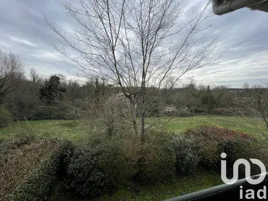 Apartment in Salles (33770)