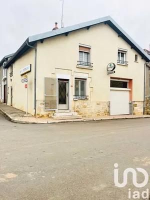 Building at Sarrey (52140)