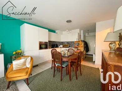 Apartment at Hyères (83400) — 2/4