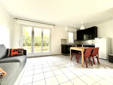 Duplex at L'Haÿ-les-Roses (94240)