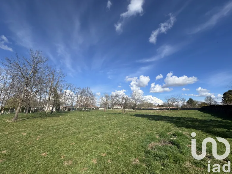 Terrain à bâtir à Bressols (82710) · 80 000 €