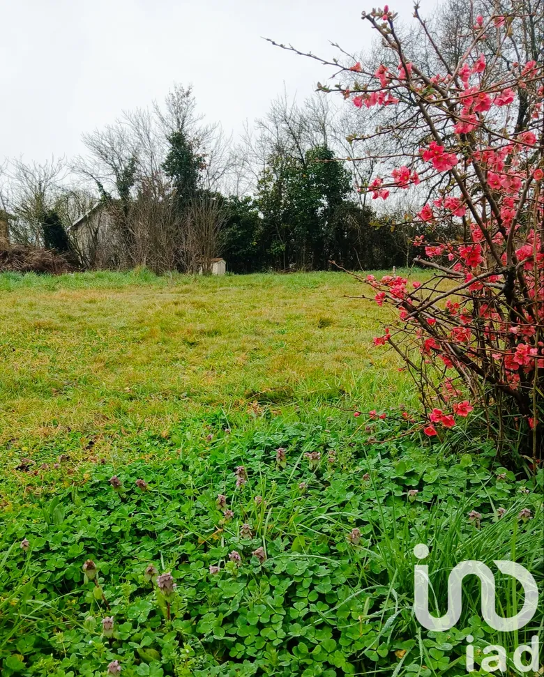 Terrain à bâtir à Saint-Nauphary (82370) · 50 000 €