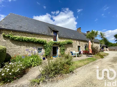 Longere at Grand-Champ (56390)