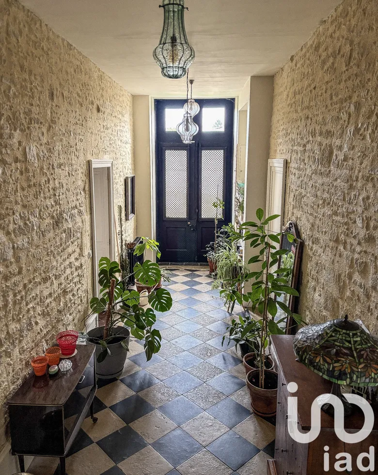Maison 7 pièces 229 m² · à Burie · 229 m² · 364 000 €