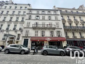 Immeuble à Paris (75008)