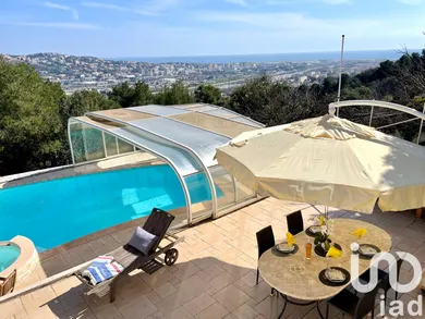 House at Saint-Laurent-du-Var (06700)