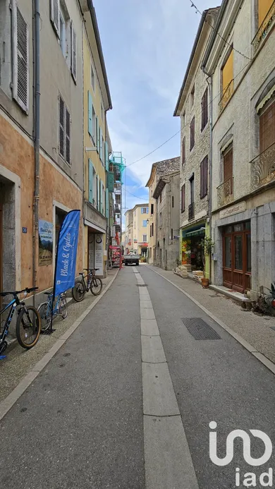Immeuble à Saillans (26340)