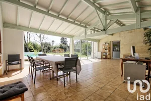 Demeure à Bordeaux (33300)