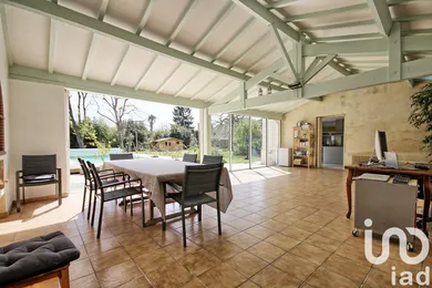 Mansion at Bordeaux (33300)