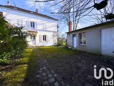 Demeure à Mandres-les-Roses (94520)