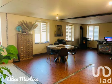 Building at Pouru-Saint-Remy (08140)